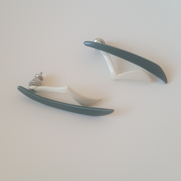 Abstract Leg Earrings - Picture 4 of 8